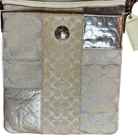 COACH 42481 SIGNATURE PATCHWORK SWINGPACK White Grey Silver - Picture 4 of 13